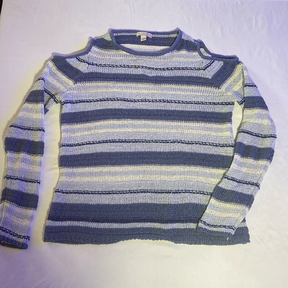 Cb Women’s M Shades of blue-gray striped sweater cut out shoulders open weave